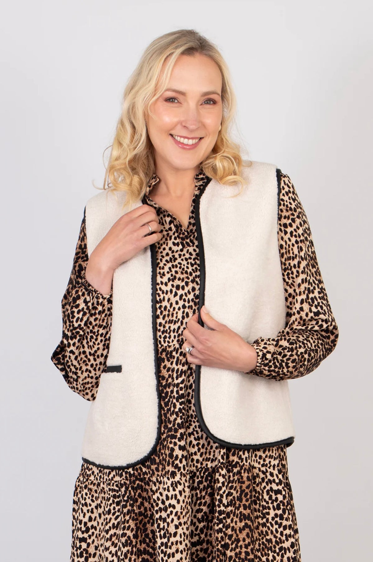 Zoe Lined Gilet - Cream, Borg/PU